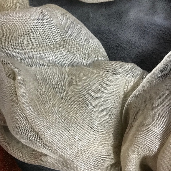 Scarf cream shimmer color - Picture 2 of 2